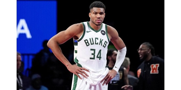 El mal juego sucio de los Milwaukee Bucks finalmente le costó el juego El mal juego sucio de los Milwaukee Bucks finalmente le costó el juego